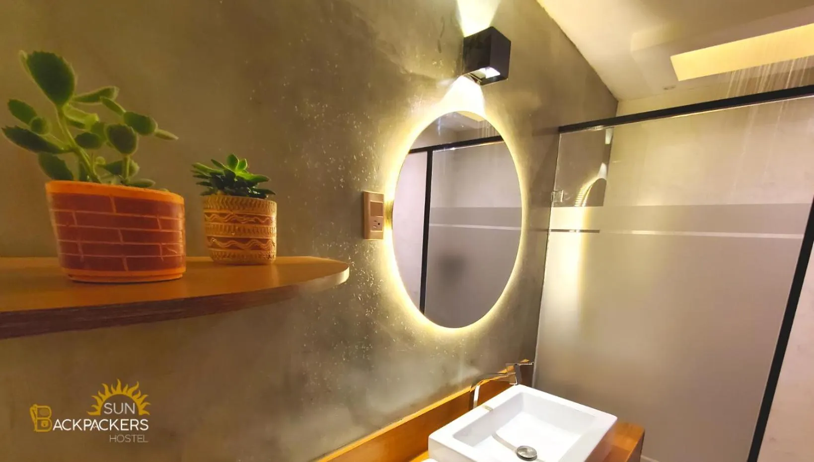 Sun Backpackers Hotel Quito 3*,